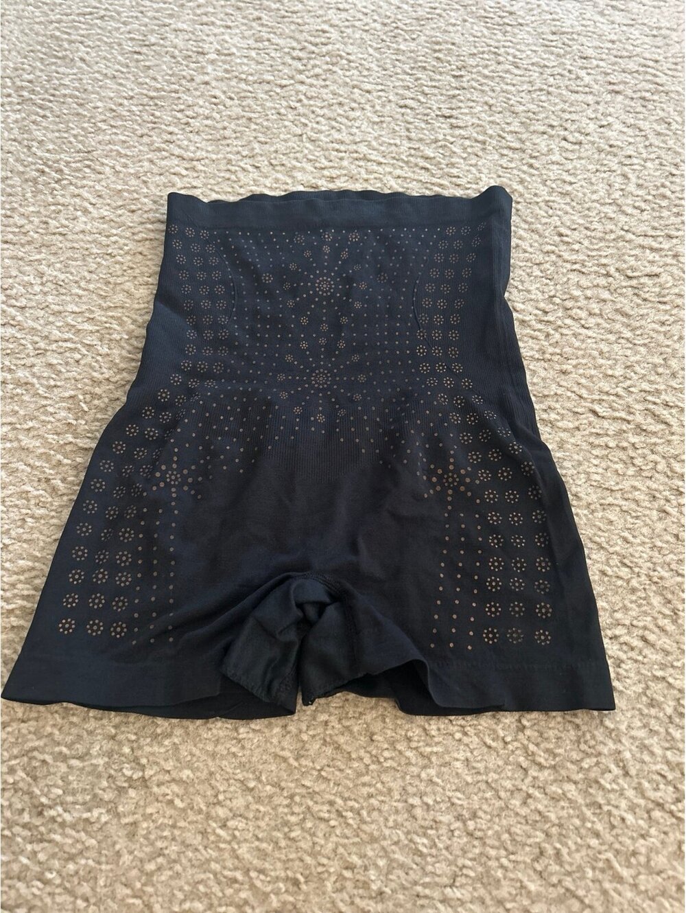 C561 body shaping shorts hi top small size contouring